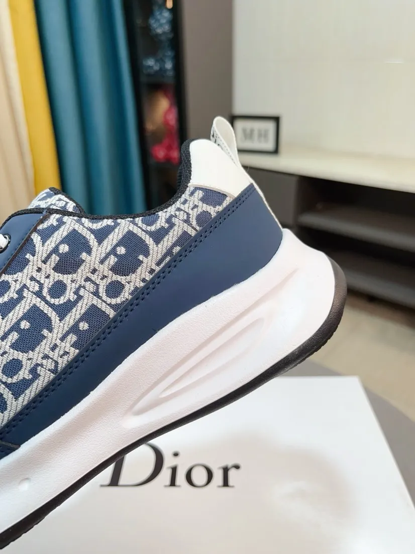 Men's men's shoes 💰440🌹🌹【Dior】Best-selling official website world premiere🔝High-end men's shoes brand official website latest series: The upper is made of imported cowhide with specially designed fabrics➕Mesh breathable lining. Make walking more convenient and comfortable! Compared with the official quality, Midea’s 1:1 replica. Create a fashionable personality to set off your uniqueness! A must-have for trendy men! Classic style. Men's sizes: 38-44.